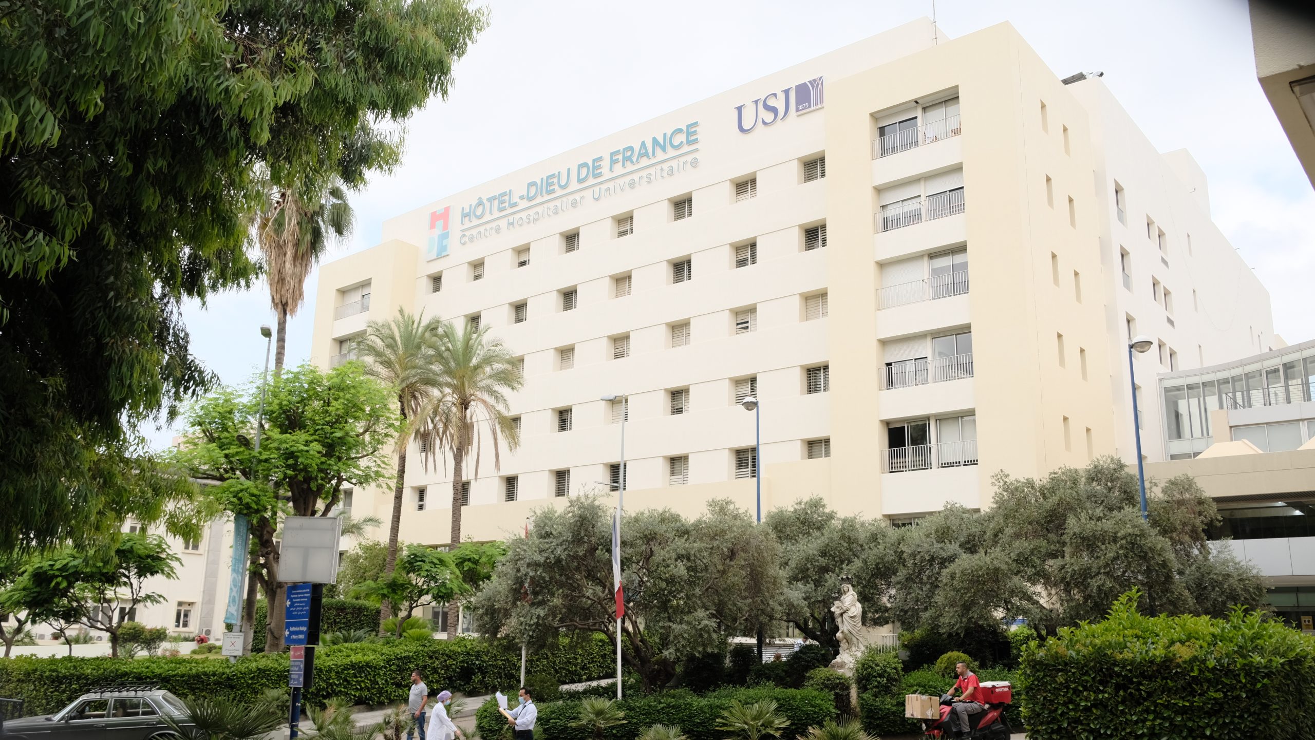 Support for patients of Hôtel-Dieu de France (HDF) and acquisition of essential equipment